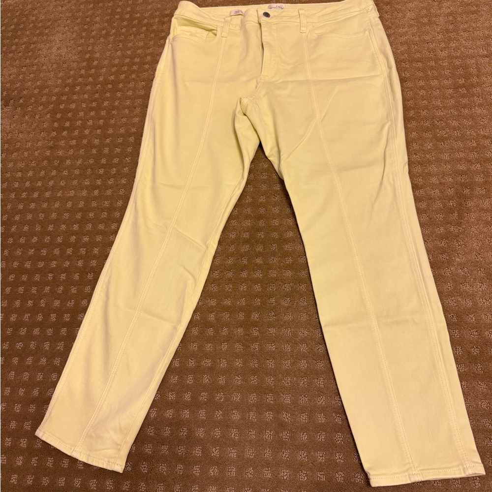 Universal Thread Soft Yellow High-Rise Skinny Pants